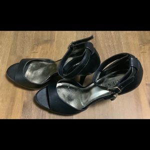 Black guess heels